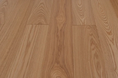фото паркетной доски Amberwood Фьюжн Ясень Карамель Лак